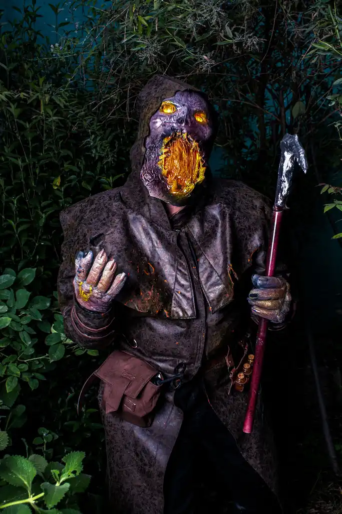 Glutkoloss aus Vulkangestein